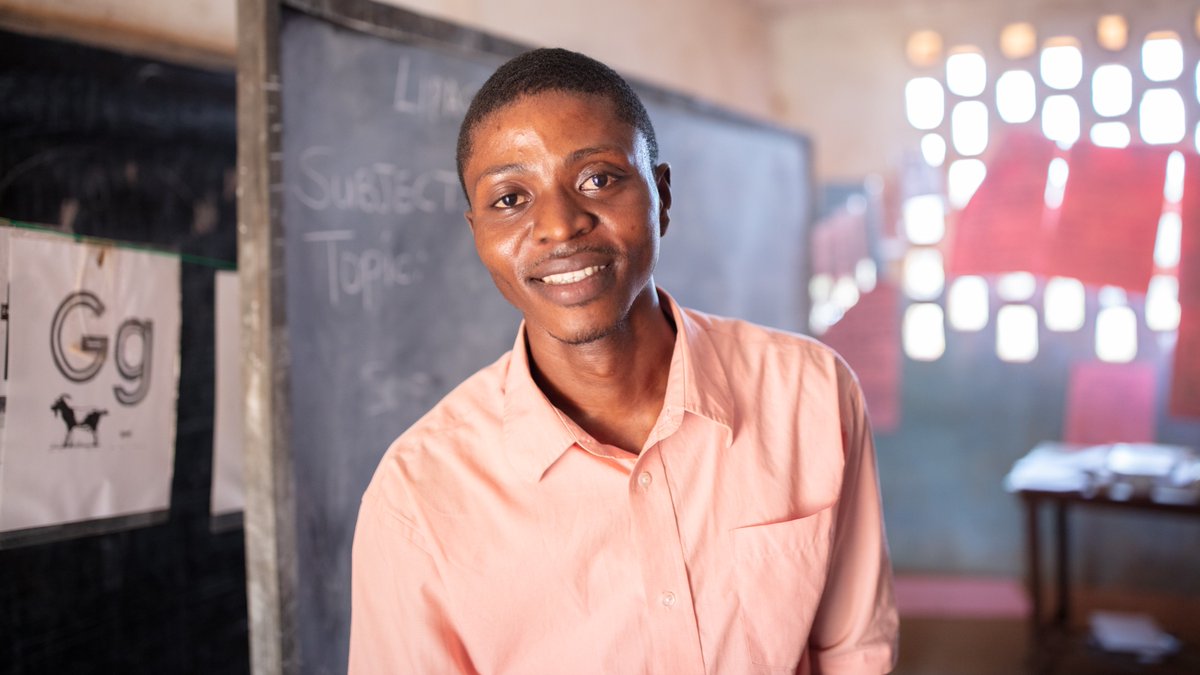 Meet Gbellay, a Luminos teacher from #Liberia! Our #CommunityTeachers are high-potential young adults from the same communities as our students: providing students with role models who speak the same language and understand their backgrounds. Learn more🔗bit.ly/44CknaN