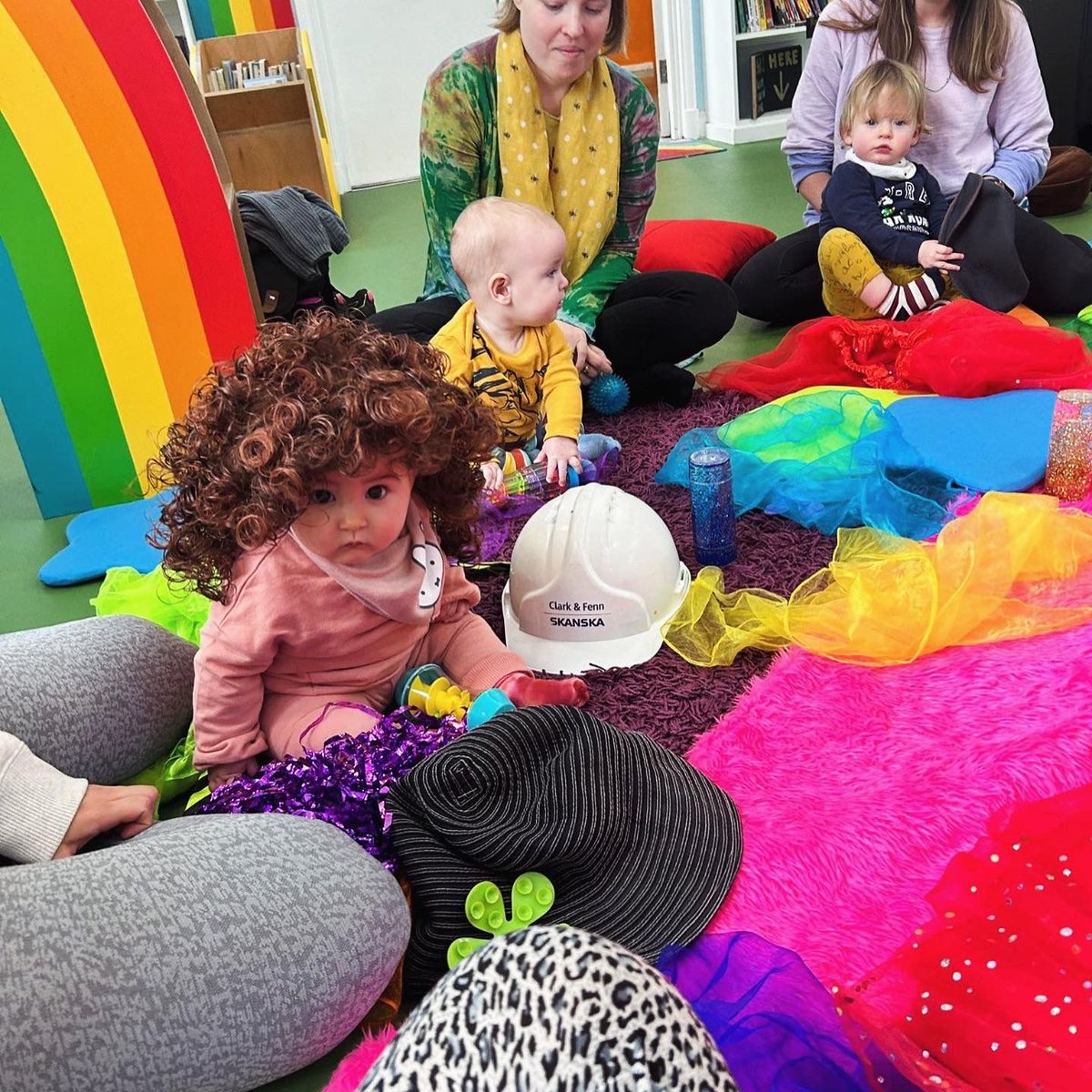 👀Take a peek at our regular library sessions, these run during school term time and are free for all the family! You can book your spot online or drop in on the day. 📚 We get up to all sorts of fun! Swipe 👉🏼 to see babies in wigs! bit.ly/whatsonz-arts-… 📕📗📘📙