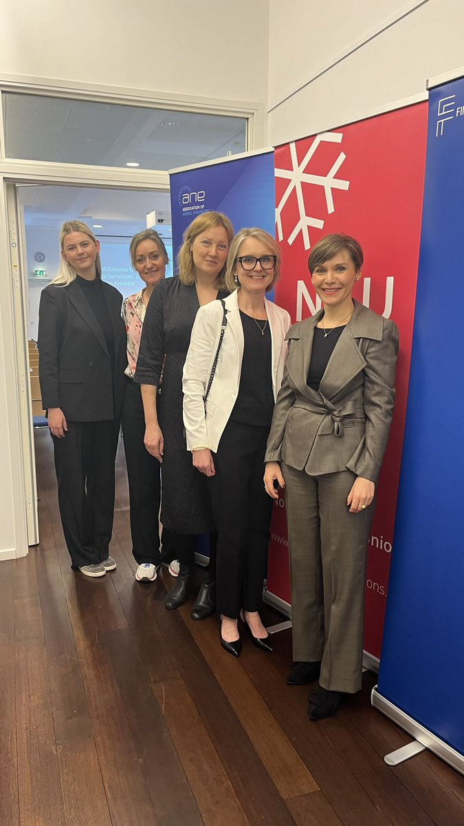 My 💭 after the EU debate in🇩🇰
To secure #strategicautonomy &amp; competitiveness, we must prioritise #STEMskills. EU and MS continue to use national competence as a🛡️but the interdependence of various policies rely on a joint effort.

#ListenToEngineers -they engineer solutions