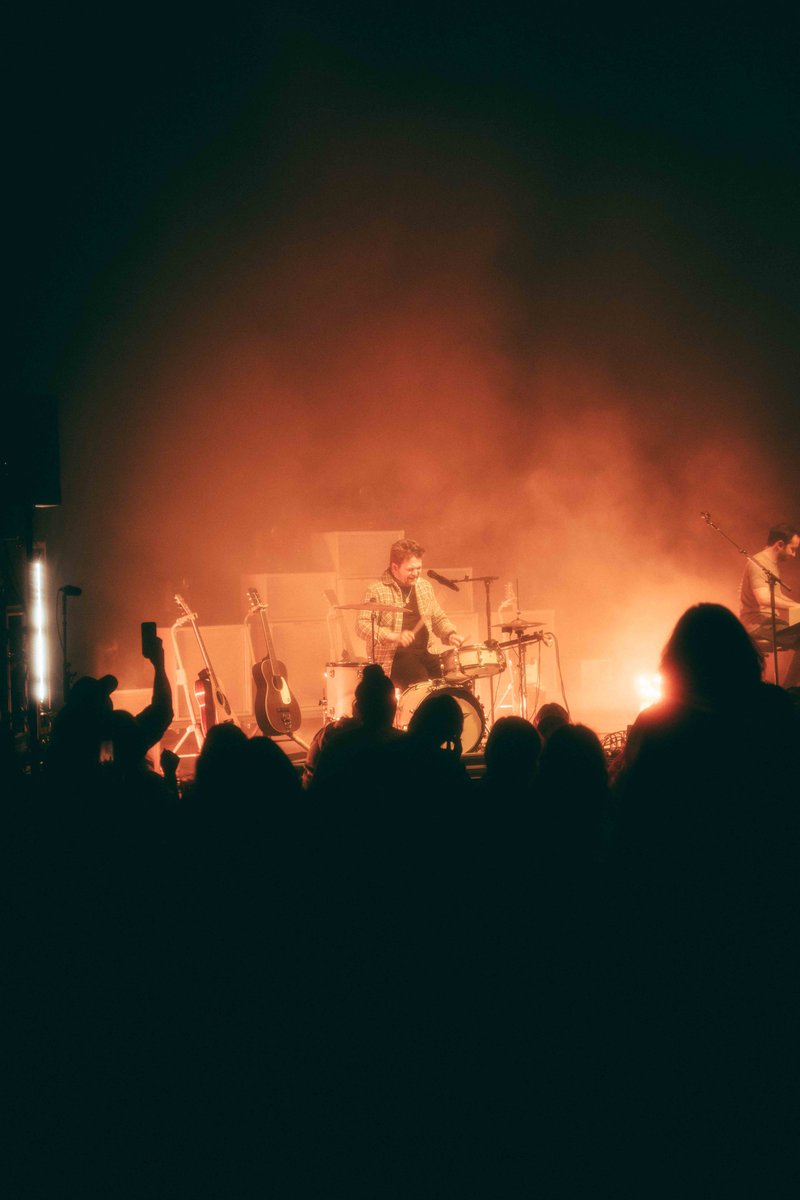 Chicago, that was the absolute best way to kick off the Flying Solo Season 2 Tour! What an incredibly high bar you’ve set. Thank you for sharing your night with us and for one of my favorite shows of all time. Cheers! hunterhayes.com/tour