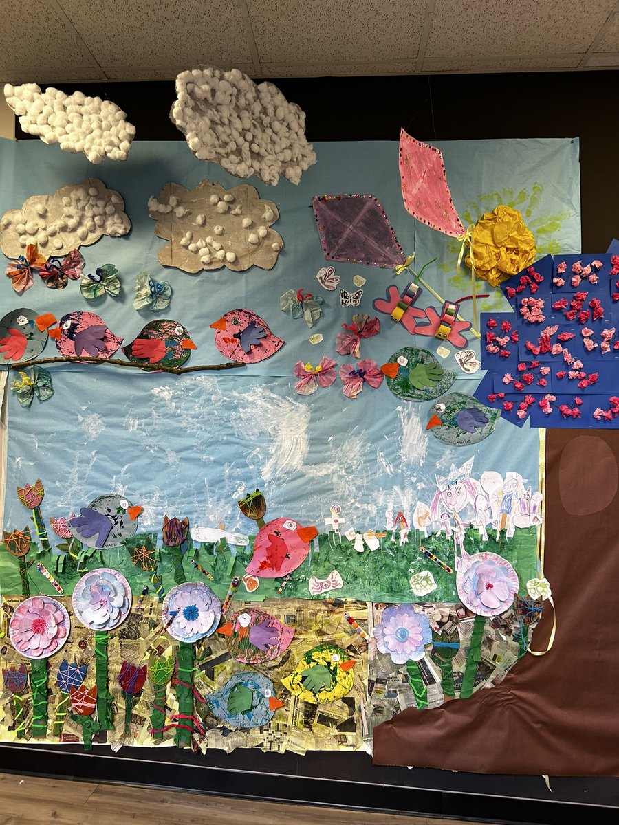 This week we participated in the @weekoftheyoungchild #weekoftheyoungchild 
PK3 @TheMVSchool 
organized the Collaboration Day. 
Each class Babies - PK5 did something for our preschool mural! 😊💕
Our class did the birds.🐦