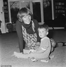 Eyeswideopen69's tweet photo. Glenda Jackson and her son Dan Hodges of the Daily Mail.

Glenda was a red haired actress and Labour MP from a desperately poor background who raised her son as a single mother.

One wonders if Dan’s unhealthy obsession with Angela Rayner stems from mummy issues… https://t.co/7dU938VZvY