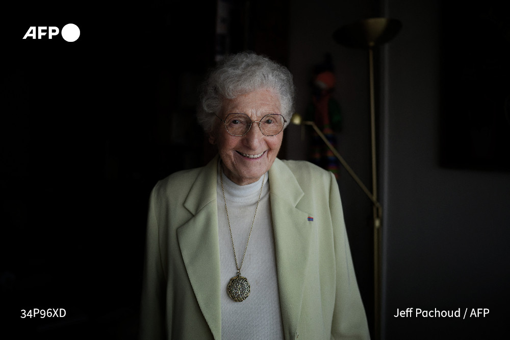 At the age of 102, Melanie Berger-Volle will carry the Olympic torch as high as she can to champion the values of friendship between peoples that she defended during her time with the French Resistance in World War II. u.afp.com/5Q9k by @Cplantive