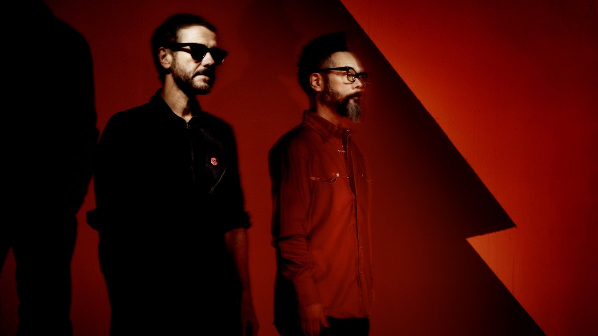 Congratulations to Feeder (@FeederHQ), who score their 11th Top 10 album with #BlackRed this week ❤️🖤 Your brand-new Official Albums Chart highlights: officialcharts.com/chart-news/the… #Feeder