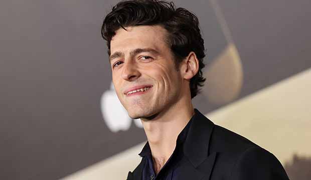 Anthony Boyle ('Masters of the Air' and 'Manhunt'), on playing a hero and then a villain: 'It was good to go from one extreme to the other' [Exclusive Video Interview] goldderby.com/feature/anthon…