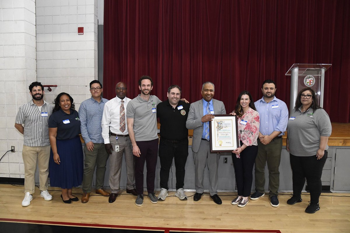 Thank you @cd5losangeles for acknowledging the hard work of the StreetsLA External Relations Team! The ERT acts as our Bureau's liaison with Council offices, partner agencies and the community. Need help? Contact us at StreetsLA.ERT@lacity.org. #AtYourService @LACityDPW