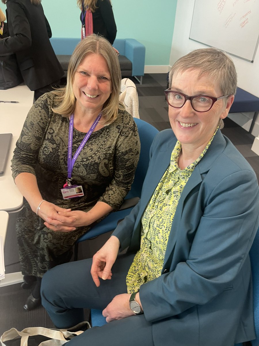 Last day in Manchester and good to be with Sara Gowen contributing to roundtable Policy & Practice research discussions with 🇺🇸 US Govt Accountability Office - what do we do as “Health” here in the UK for our #YoungCarers 🤔 ?? @TheQNI @SAPHNASharonOBE @SheffYoungC @andy_mcgowan