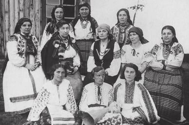 Tired of trolls screaming at you? Need some feisty Ukrainian women to remind you that amplifying Ukrainian history and culture is essential no matter what? Let's learn about the Ukrainian Women's Union. The Union of Ukrainian Women (Союз українок; Soiuz ukrainok) was the…