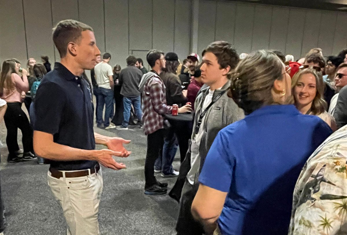 From STEMnauts to Astronauts 🧑‍🚀 The 2024 @StudentLaunch teams had a special guest speaker join their welcome session yesterday. @Astro_Woody spoke about his experience with model rocketry and his career at @NASA. Watch the competition tomorrow >> youtube.com/watch?v=-XEfns…