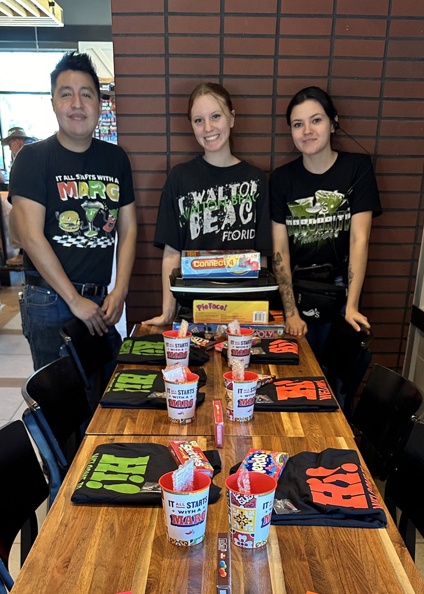 A little trainer webinar fun with Team Athens! 🎉 We want to thank the @ChilisVTT for spending time growing our 🌻’s! They had a blast showing off some dance moves and playing games! 🌶️🫶🏼 #TrainingMatters #ChilisLove