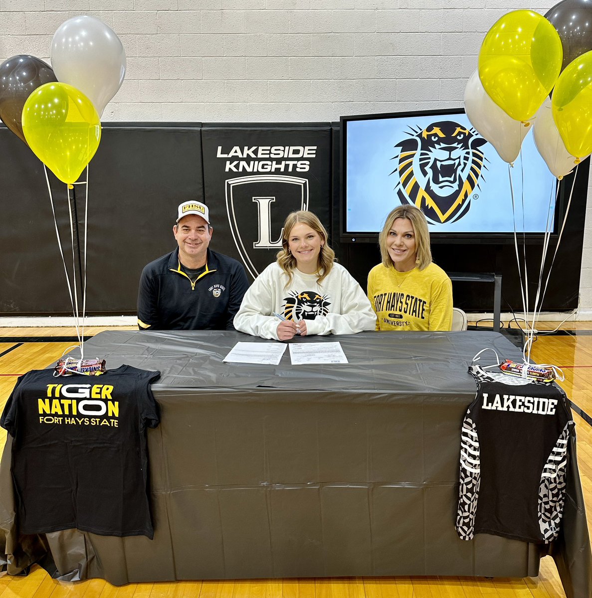 Congrats to Lauren Brummet! She has signed a Letter of Intent for Track & Field at Fort Hays State University on scholarship. Lauren is a 6-time KSHSAA State Track & Field medalist and a 3 sport athlete with multiple state honors. @dusty40 @ncksradioguy10 @sportsinkansas
