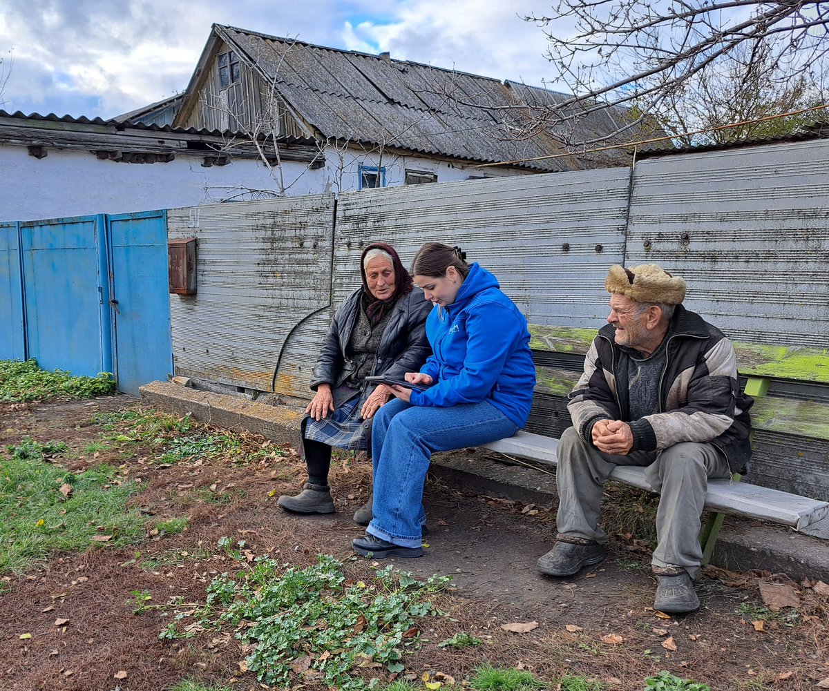 In the face of war and displacement, the work of UN Volunteers is becoming more important than ever before. Last year, 3️⃣9️⃣2️⃣ UN Volunteers responded to the #Ukraine crisis - 278 served in their own communities, 222 worked directly with UN partners. 🔗unvolunteers.exposure.co/war-in-ukraine