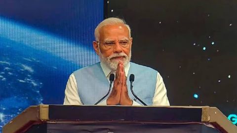 🚨 PM Modi : 'One Big INDI Alliance party has now promised to destroy nuclear weapons of India after it gets power' ⚡ 'Opposition's manifesto has made a dangerous declaration against the country' - PM Modi 'When two of our neighbours are armed with nuclear weapons, should our…