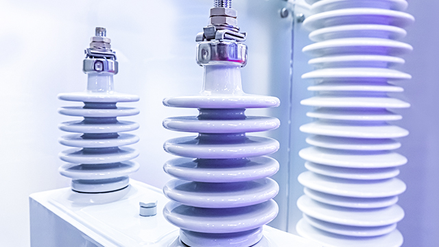 Protecting electrical equipment from the elements is crucial! Insulators from KEMA Labs supports conductors without conducting a current. Rain, snow, and pollution beware – our extensive testing ensures longevity and reliability. Discover more cesi.it/our-expertise/… #KEMALABS