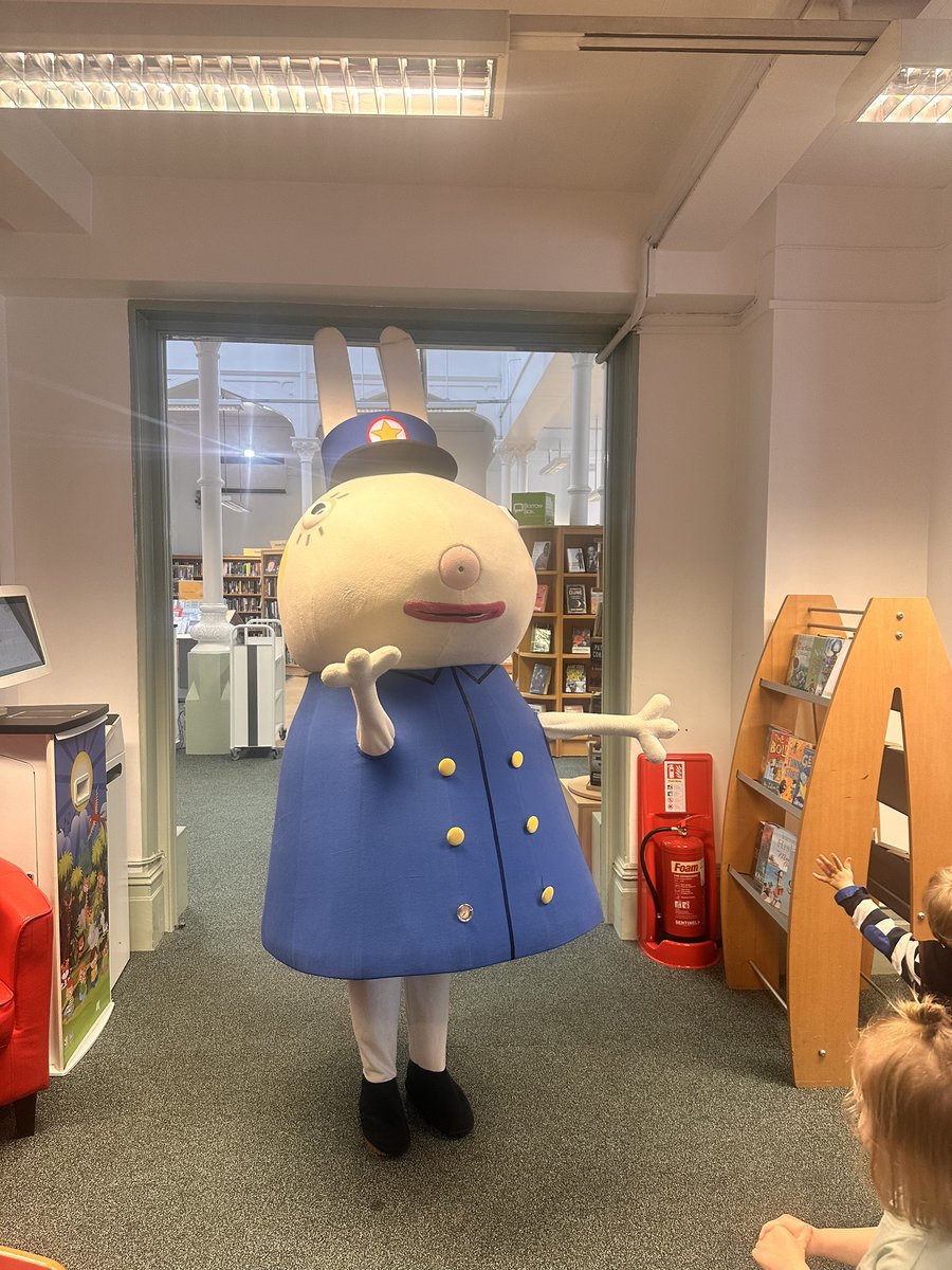What fun we had with Miss Rabbit at Richmond Library today! 🐰 She can’t wait to see everyone next weekend for Peppa Pig’s Fun Day Out 🎭 Tickets ➡️ atgtickets.com/shows/peppa-pi…