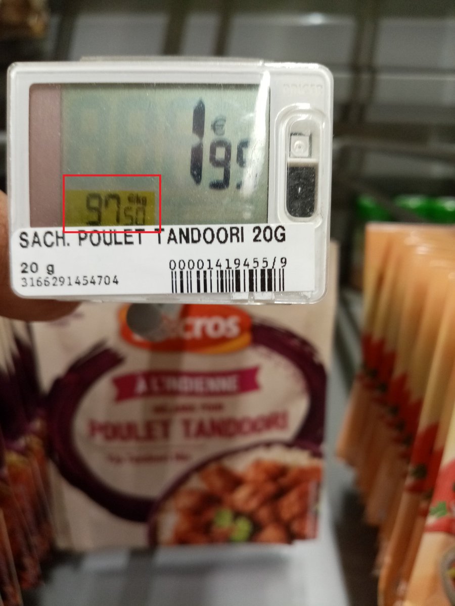 Du persil à 136 euros le kilo, 10 fois plus cher que de la viande et tout le monde fait comme si de rien n'était. Nous sommes les vaches à lait de ce système pourri.