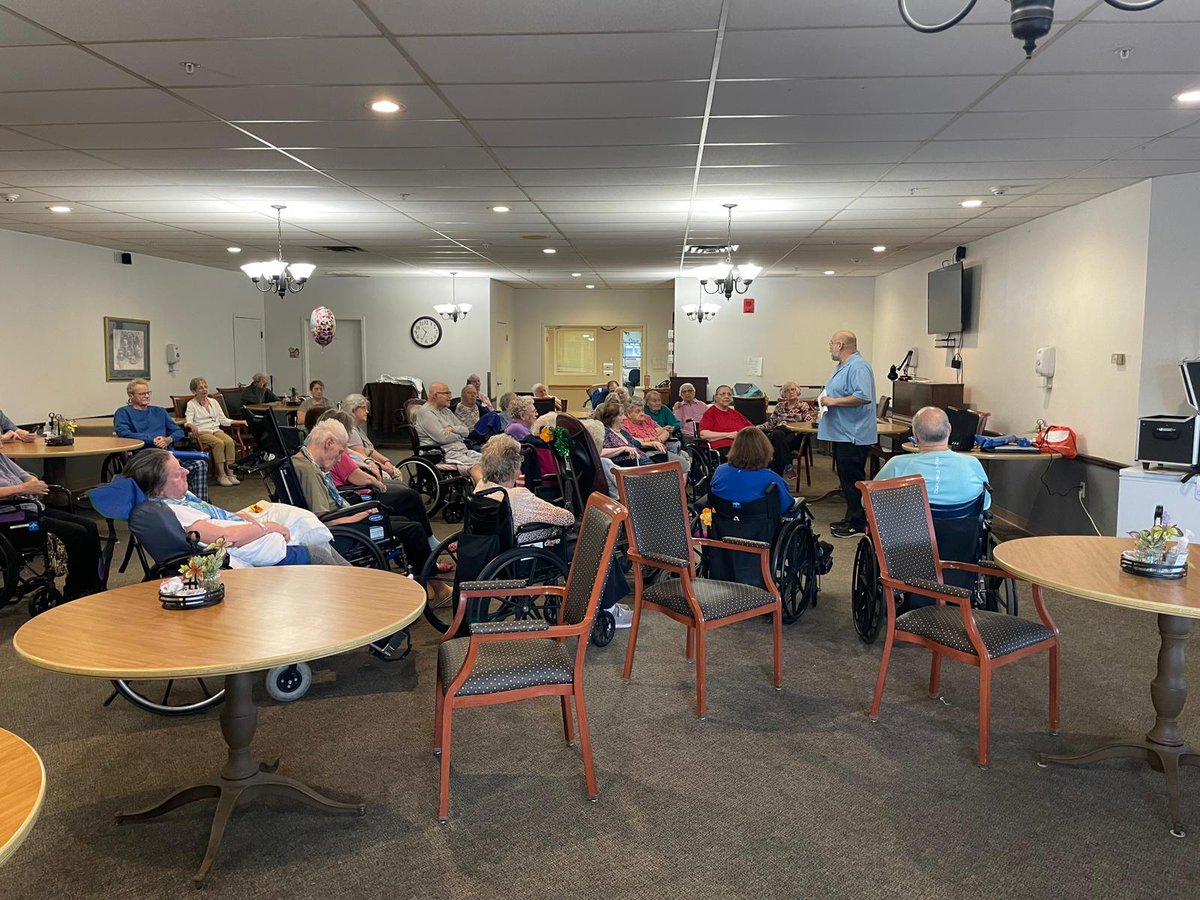 Today we had our sing-fit program at Absolut Care of Three Rivers through Longevity. Residents loved singing and moving along to the music! 🎶💪

#absolutcareofthreerivers #livinglegendshealth #nursinghomes #singfit