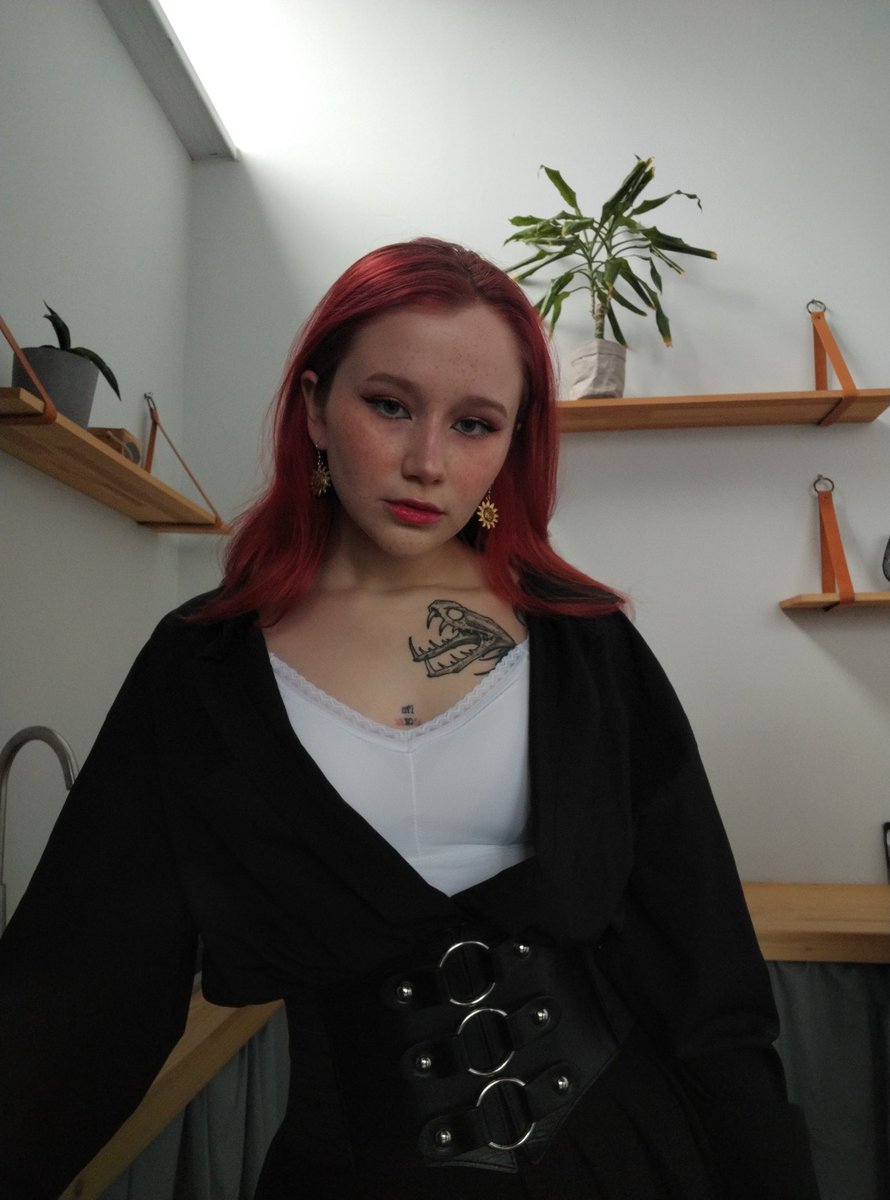 ulkim_'s tweet photo. на выпускной альбом сегодня фоткались, принесла вам подборку фоток https://t.co/nYYpe7hSDu