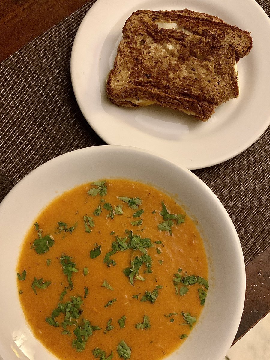 yesterday i made healthy tomato soup + grilled cheese