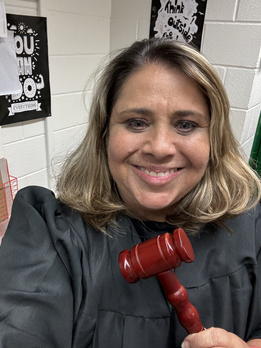 ReadTeaches's tweet image. My classroom became a courthouse using @lead4ward Making the Case activity to investigate math problems and answers. @HumbleISD_TE @Kurtis_Krause