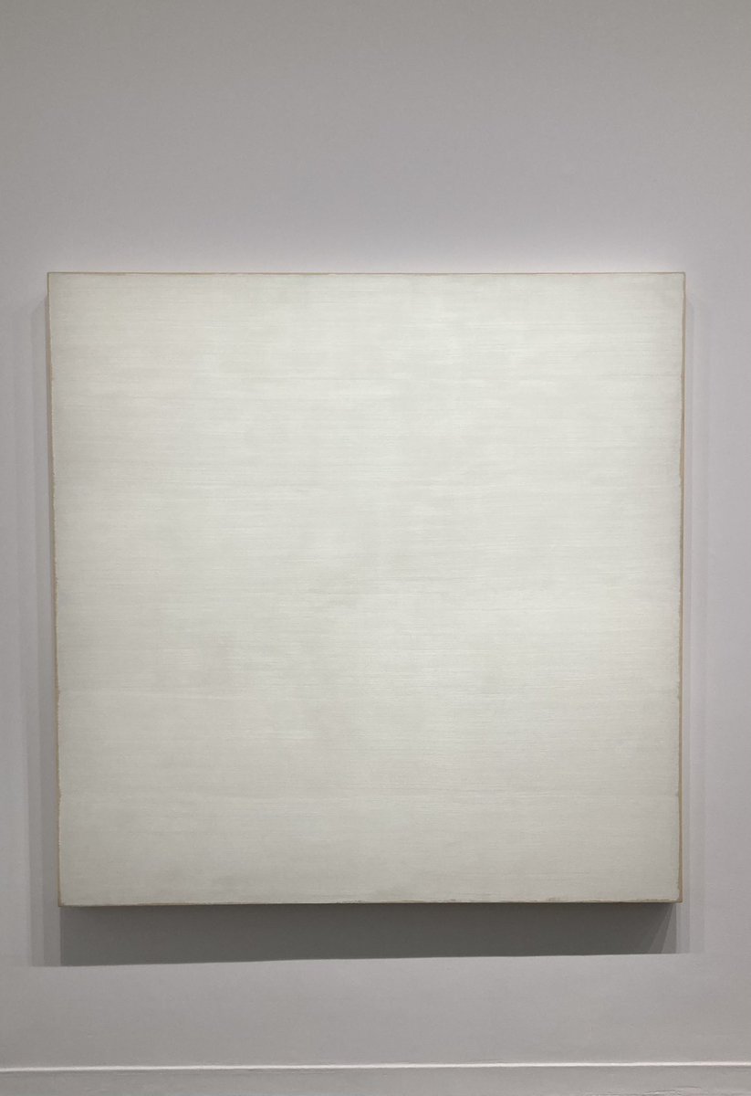 JulieGautron's tweet photo. Robert Ryman, toujours un plaisir amusant de voir ses toiles de blanc lumière. Cela faisait longtemps à Paris. « Le regard en acte » @MuseeOrangerie #RobertRyman #peinture #blanc #medium #espace #accrochage https://t.co/jLSEyaVzJO