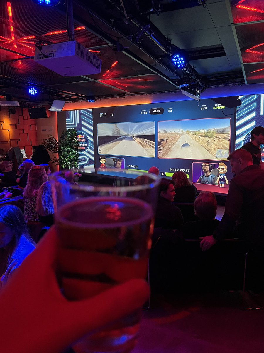 📍Sometimes you need to balance out life with beer, friends & @geoguessr. Hanging out at @redbullgaming sphere Stockholm. Life is good. 🍻
