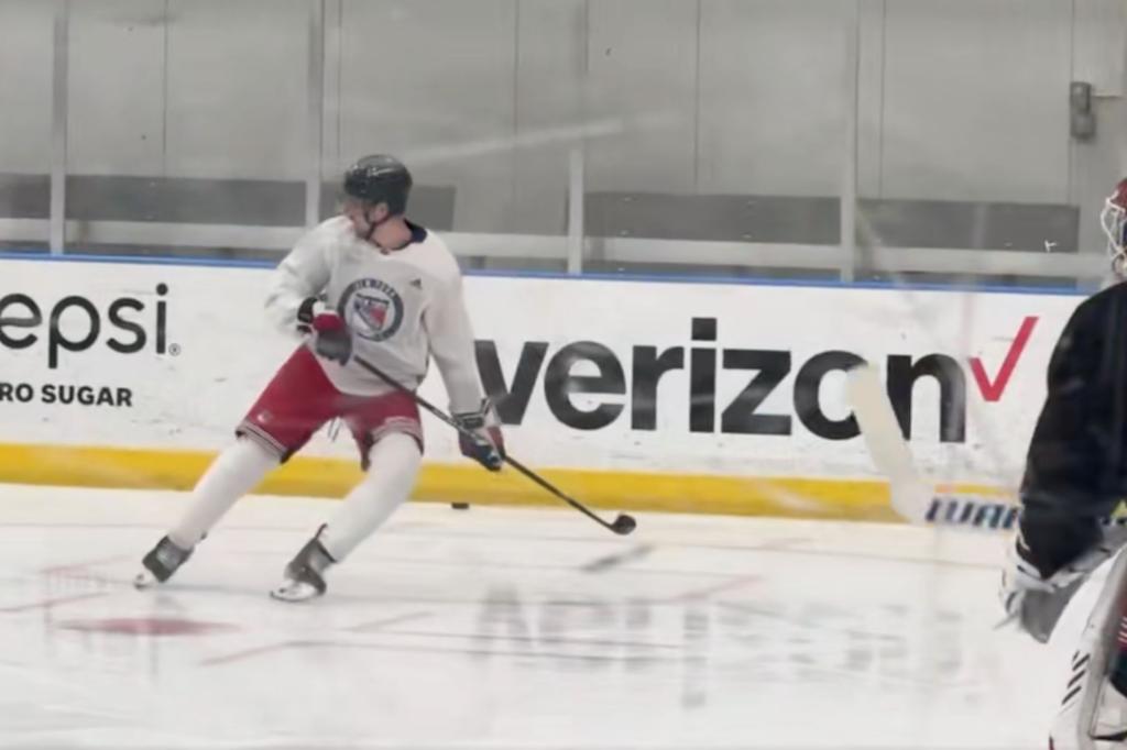 Filip Chytil surprises with Rangers practice return ahead of playoffs trib.al/1JYzZrW