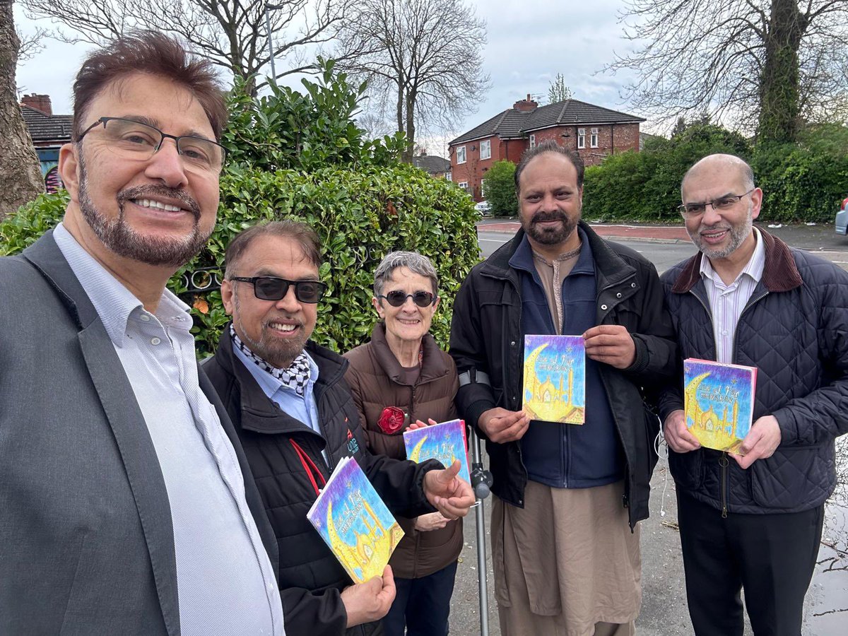 Positive door knocking session with @UKLabour @AfzalKhanMCR in Rusholme for our brilliant local @McrLabour candidate @JLovecy for the #LocalElections2024 & @TeamBurnhamGM for the GM Mayoral election on 2 May Had time to do some skipping with young people at the @AnsonCabin too!