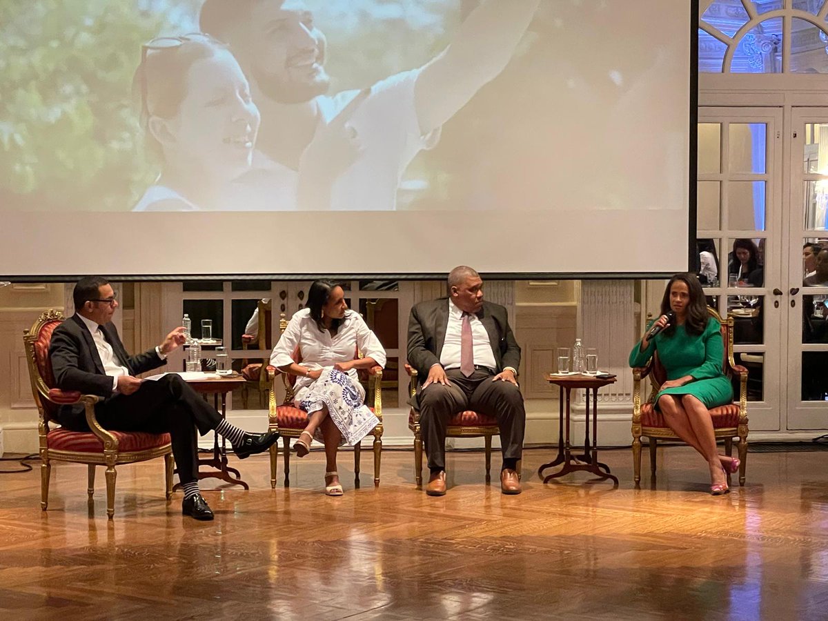 Last night, we also had the privilege of hosting a panel composed of Howard University’s international affairs Director Tonija Hope, former Colombian Minister @AngelicaMayolo, and AMUNAFRO founder @Osgazu. Global Americans President Carl Meacham moderated the discussion which…