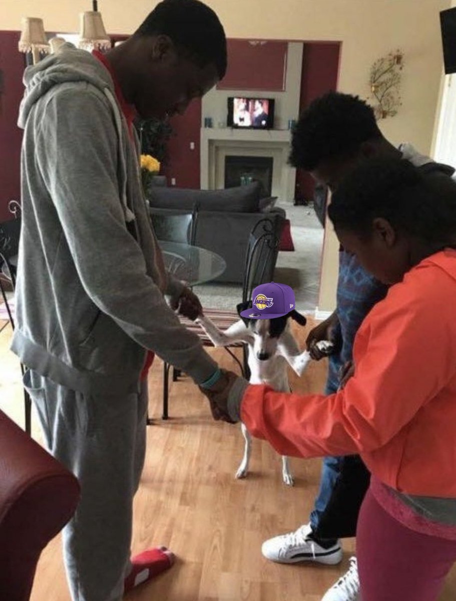 LakeShowYo's tweet photo. prayer circle for 8th seed:

Warriors lose to Pelicans
Kings lose to Suns
Lakers destroy the Grizzlies https://t.co/76e4F0gNz7