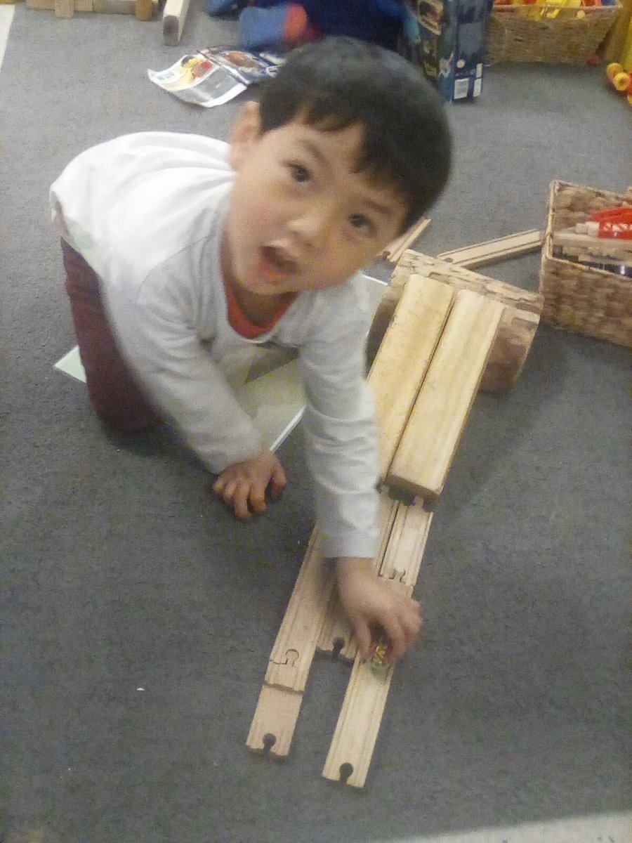 Last week was our final week of Arty Beginnings and what a great four weeks we've had!
We finished the project off with activities that involved sculpture and skateboards, themed around 'Drift Tricks' with our Grasshoppers, Dragonflies and Playscheme children...