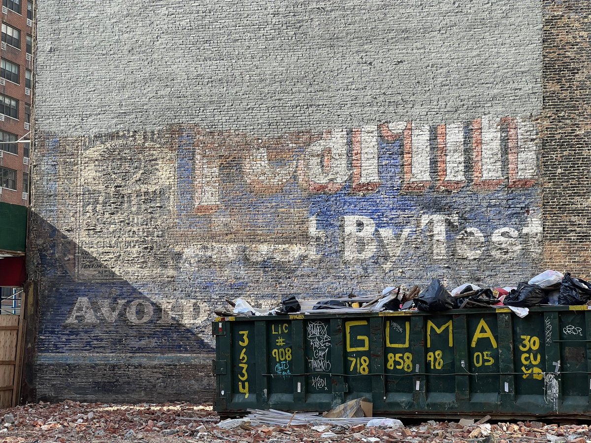 Great #ghostsign revealed by construction on the Upper East Side. #ghostsignhunters