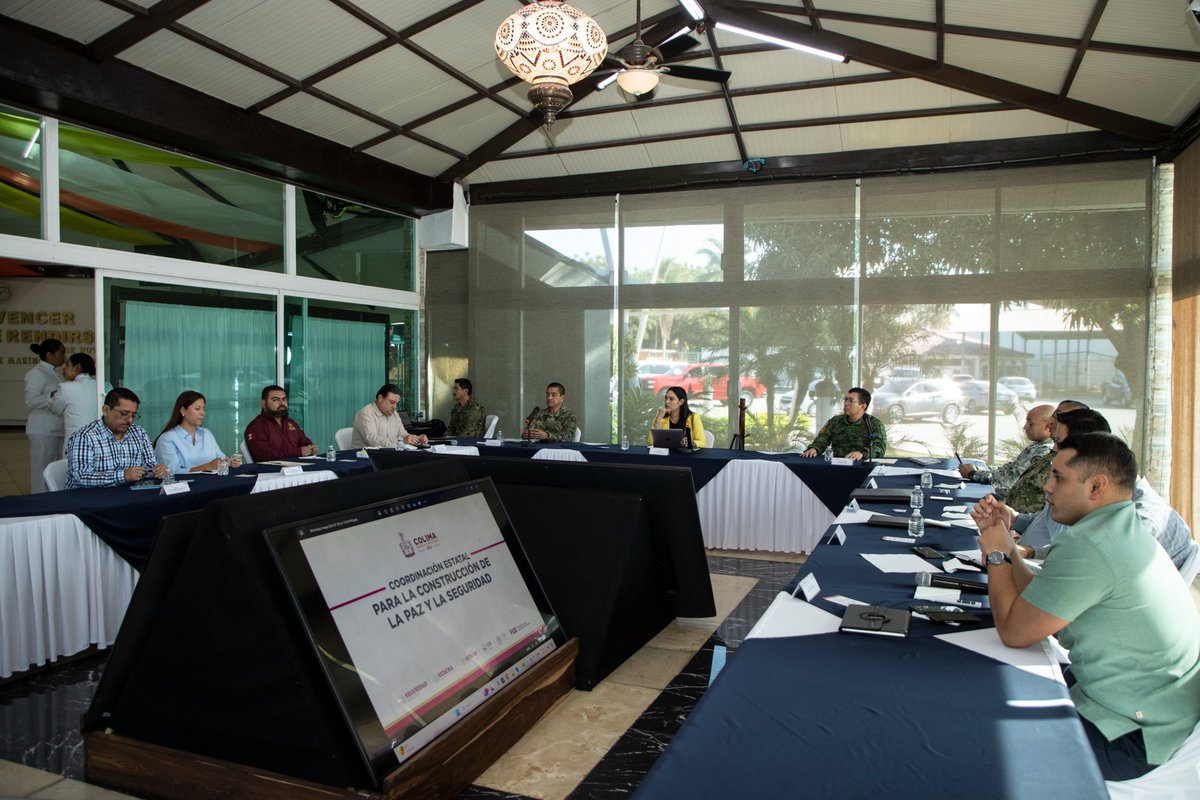 Comenzamos la jornada en Manzanillo, atendiendo lo importante.

Presidí este viernes la reunión diaria de la Mesa de Coordinación Estatal para la Construcción de Paz y Seguridad, llevada a cabo en la sede de la Décima Región Naval.