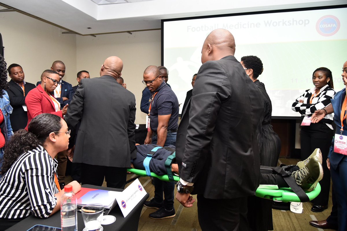 Preparedness in play. Winning in emergency! On the field, seconds count, but preparation is always timeless. 📸🧵#COSAFA #Football #Medical #Workshop