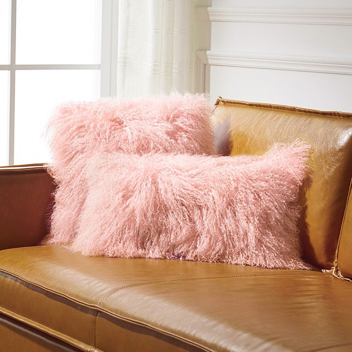 Spring color🌸pink Mongolian sheepskin pillow. #fur #pilow #furpillow #pillowcase #pillowcover #cushion #furcushion #cushioncase #cushioncovers #bedroomfashion #bedroomstyle #bedroomdecor #roomdecor #roomstyle #roominspo #spring #springdecor #lambfur #realfur #furry #homedecor