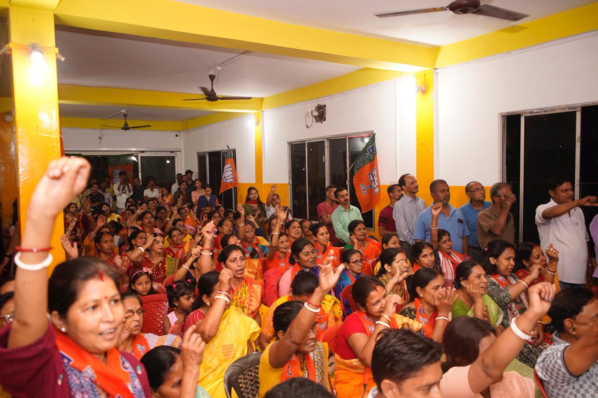 Along with senior MLA Shri Hitendranath Goswami addressed an election rally at ward no.17 of Jorhat. #AbkiBar400Par #PhirEkBaarModiSarkar