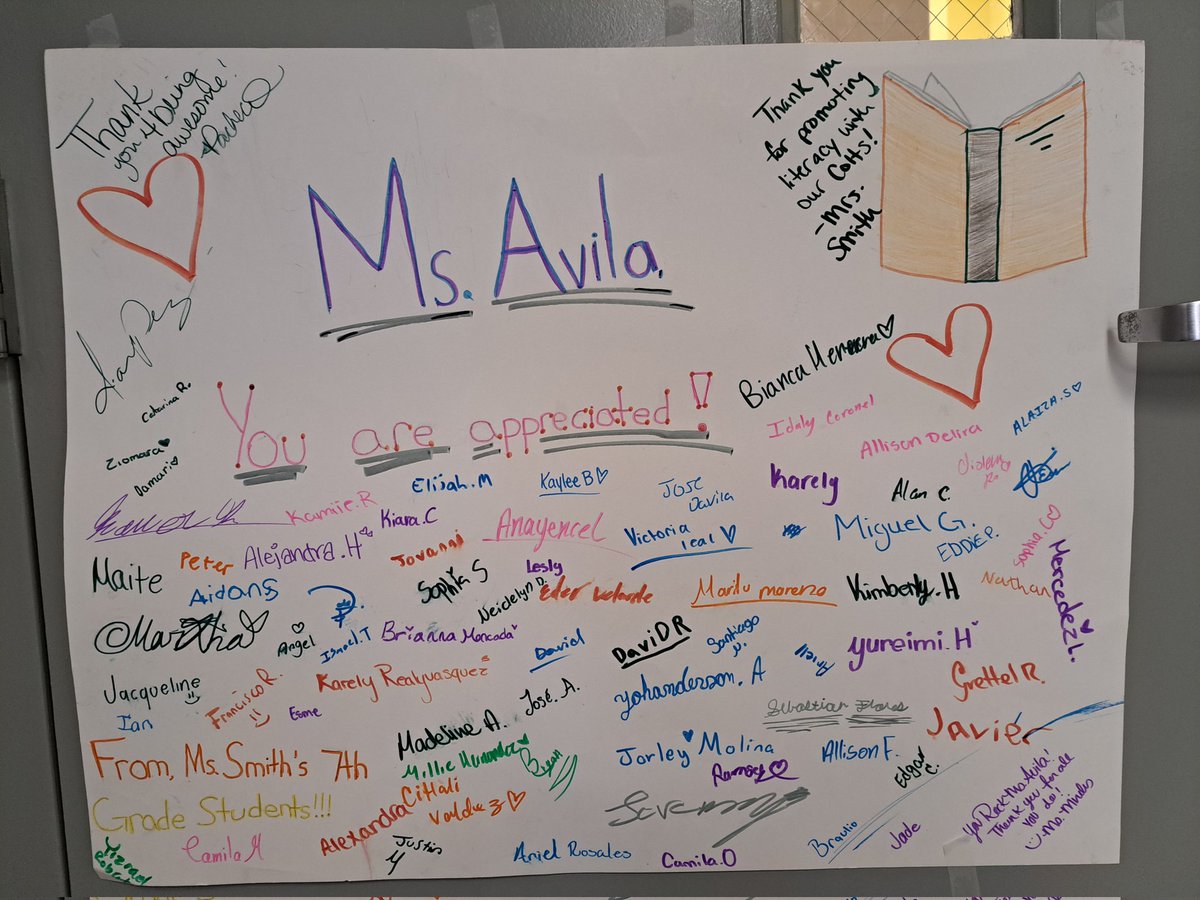 FSmith_CMS's tweet image. 7th grade Colts showing appreciation for our amazing librarian. 💙💛 #TeamSISD #LibrarianAppreciationWeek #SISD_READS @DWSLibrary @DW_K8S @ACarrasco_DWS @rguerrero_DWS @HValverde_DWS