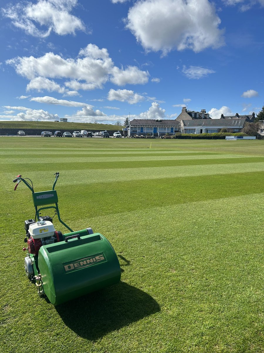 ManVGrass's tweet image. New toy doing the business today in the tropical heat of Aberdream @DennisMowers