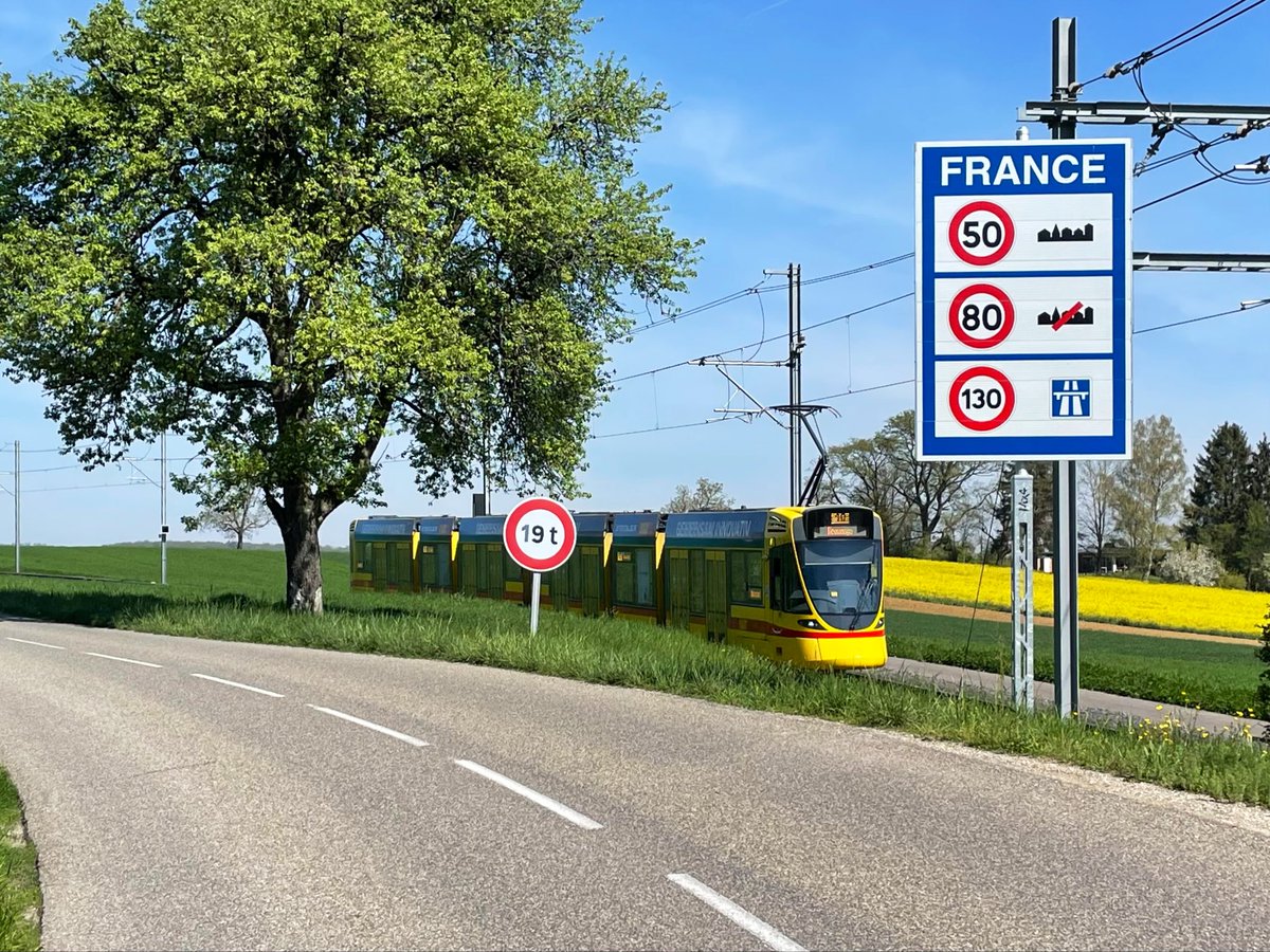 AndreasWiede's tweet photo. A day out on the bike in #Leimental valley, southwest of #Basel🇨🇭along the international #BLT tram line 10. At some point the line passes through #France, stopping at #Leymen 🇫🇷. #Rodersdorf🇨🇭is the terminus station of the “Bähnli” and home to a small #Birsigthalbahn tram museum. https://t.co/nG4kG7LBpB