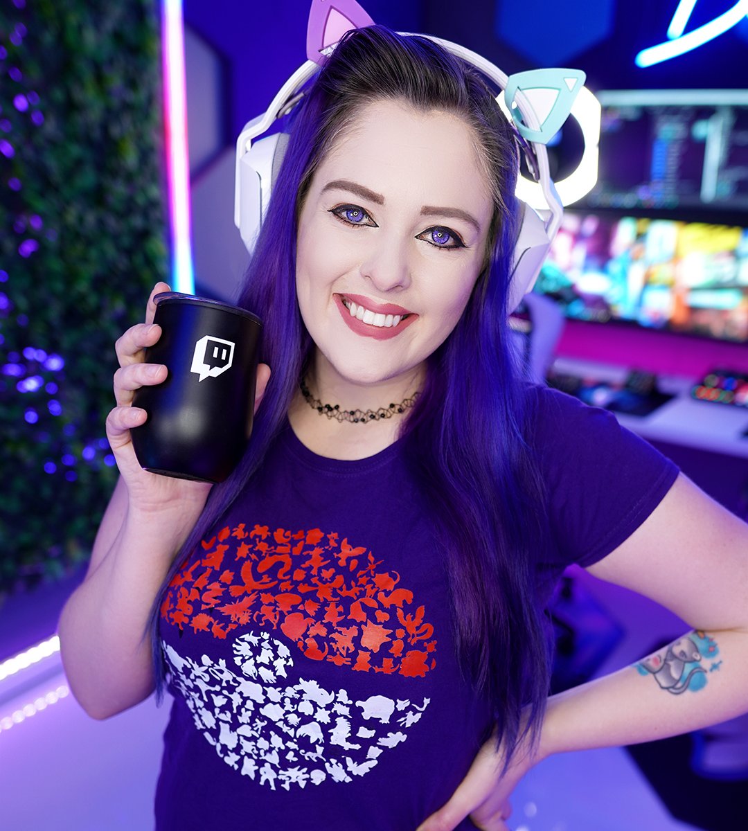 Happy Friday folks ☕️ So glad its Friday, grab some coffee and lets head live with a showcasing of an awesome brand new party action game, @TurboGolfRacing! Tune in for games and key giveaways ⛳️🏎️ twitch.tv/blueandqueenie #ad