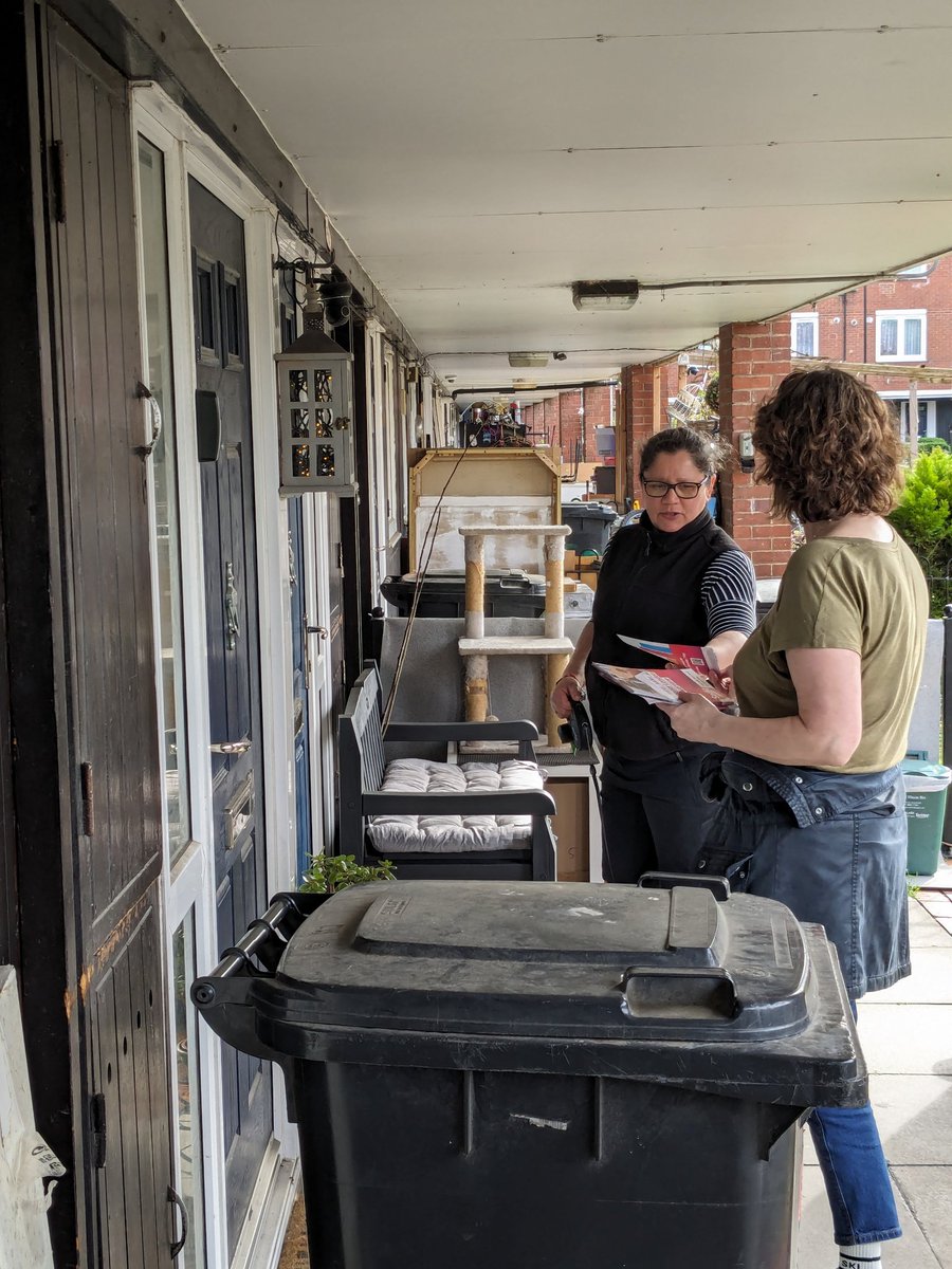 Great session on the #LabourDoorstep  reminding people to use all their 3 votes for the @LondonLabour candidates including @SadiqKhan and @JoanneMcCartney to continue delivering for London