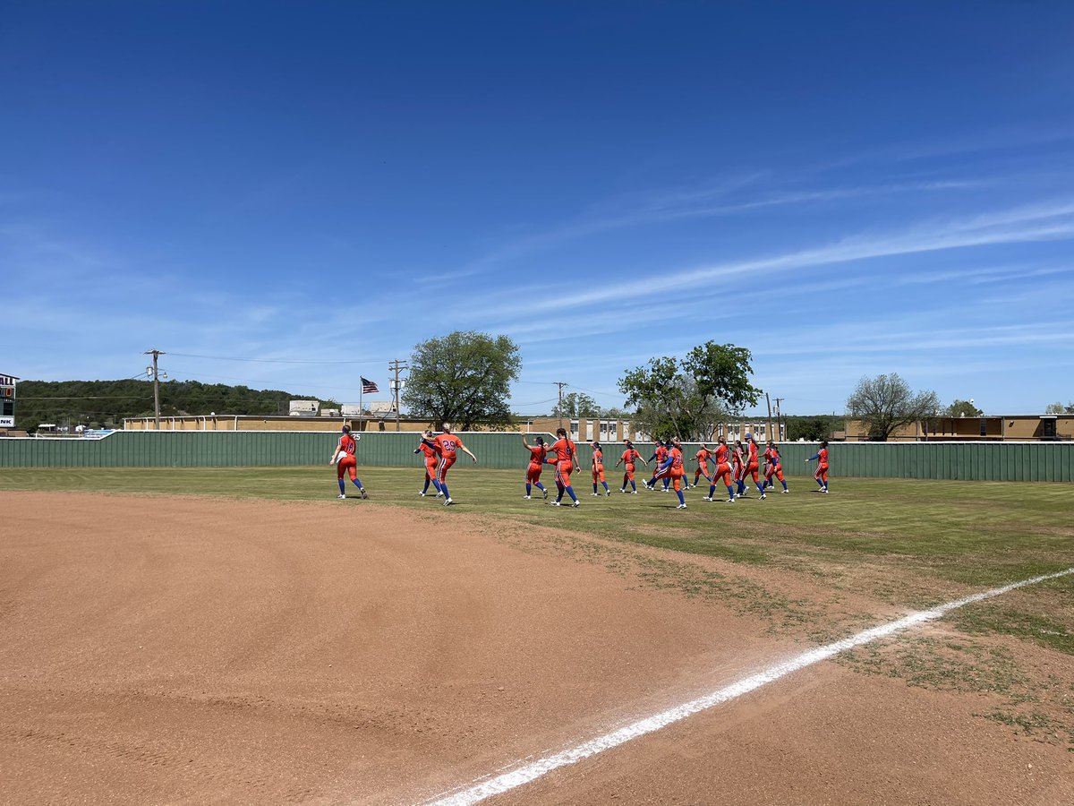 𝐈𝐓’𝐒 𝐆𝐀𝐌𝐄 𝐃𝐀𝐘! 🧡💙 🆚: Ranger ⏰: 1:00 & 3:00 📍: Ranger, Texas 📺: No streaming