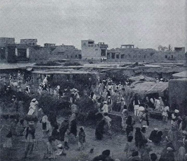 Market day at Bannu, circa 1915. Bannu also called Bana and Bani is a city located on the Kurram River in southern Khyber Pakhtunkhwa, now in Pakistan. #History #India #Bannu #Khyber #VintageTimes #MarketDay