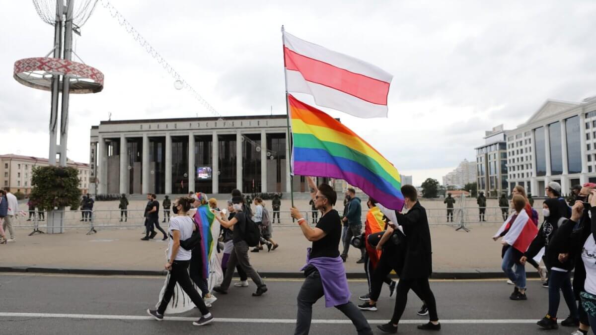 La #Bielorussia paragona le identità LGBTQIA+ a pedofili e zoofili: saranno punibili col carcere duro gay.it/bielorussia-om… #PaesiOmofobi #Russia