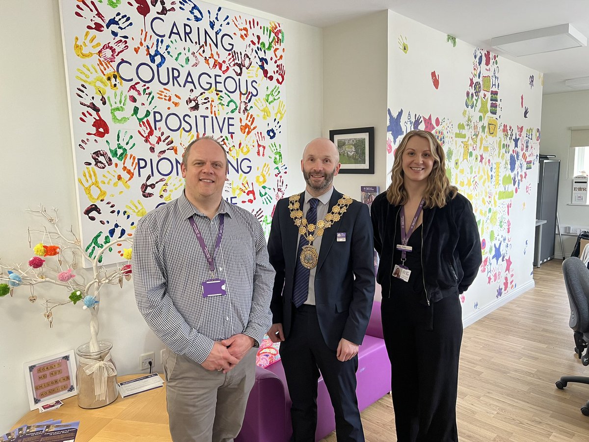 Great to welcome @KirkleesMayor to @ForgetMNotChild today!