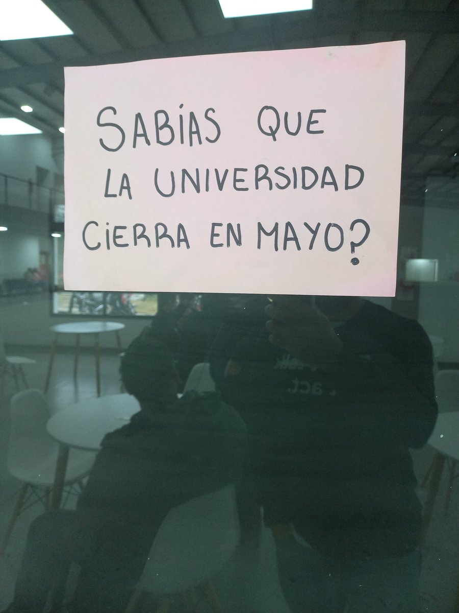 Así amanecimos en la UNViMe. Alguien me explica el porqué??

#Argentina #universidad #nacional #VillaMercedes #Milei #UniversidadPublica #UniversidadNacional #Freeschool