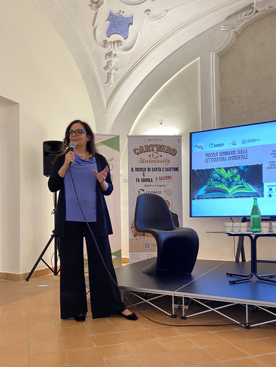 SaLetteratura's tweet photo. “La letteratura ambientale non è molto presente in Italia” Daria Limatola presidente dell’associazione Duna di Sale / Salerno Letteratura / evento @comieco #paperweek #salerno https://t.co/5qL2dbaI1C