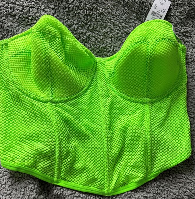gmpolice's tweet image. #UPDATE | Officers investigating the discovery of the body of a woman in the River Mersey in March are still working to find out her identity - an image of the crop-top she was believed to have been wearing has previously been released.

Read more: orlo.uk/2B7Fn