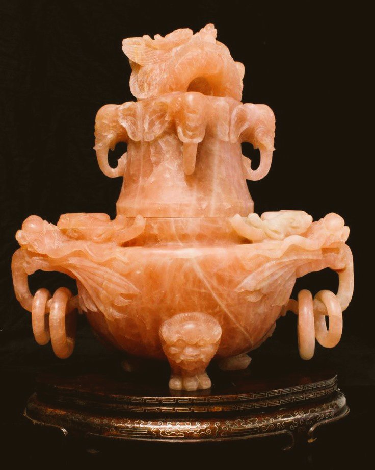 Rose quartz palatial tripod vessel / Qing Dynasty/ chinese #carving #art