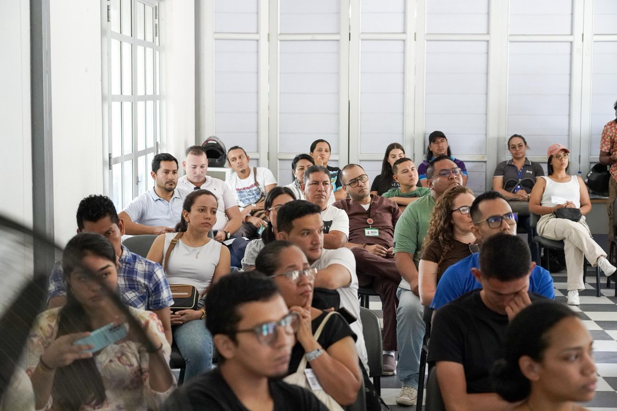 #AEstaHora la ministra @YeseniaOlayaR y la viceministra @MariaCamiDC acompañan la socialización de la Beca-Crédito condonable @FulbrightCol/#MinCiencias en Leticia, #Amazonas, que promueve la formación de alto nivel con enfoque diferencial de pueblos y comunidades étnicas. 🧵1/5